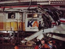 DPR Desak Dirut KAI Mundur Usai Tabrakan Kereta di Bekasi, Respons Netizen Berbalik Arah