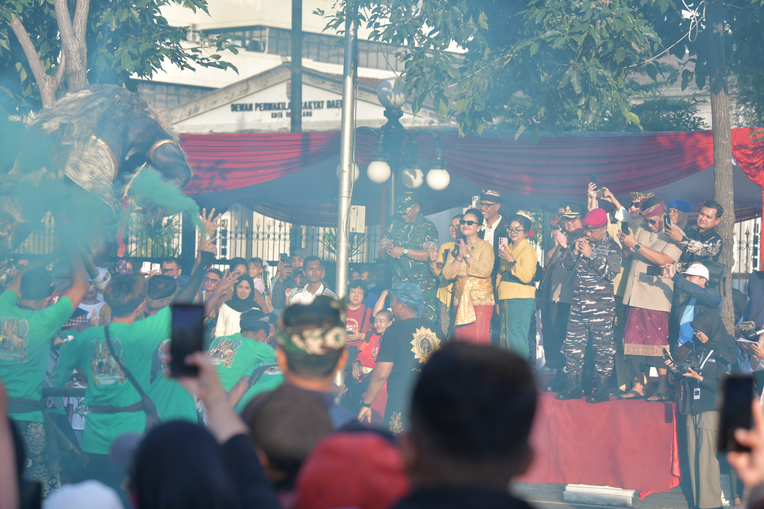 Kemeriahan Pawai Ogoh-Ogoh di depan Kantor Balaikota Semarang. (dok Pemkot Semarang)