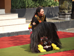 Menjaga Barongan Blora, Ratih Bertahan Jadi Satu-satunya Pemain Perempuan