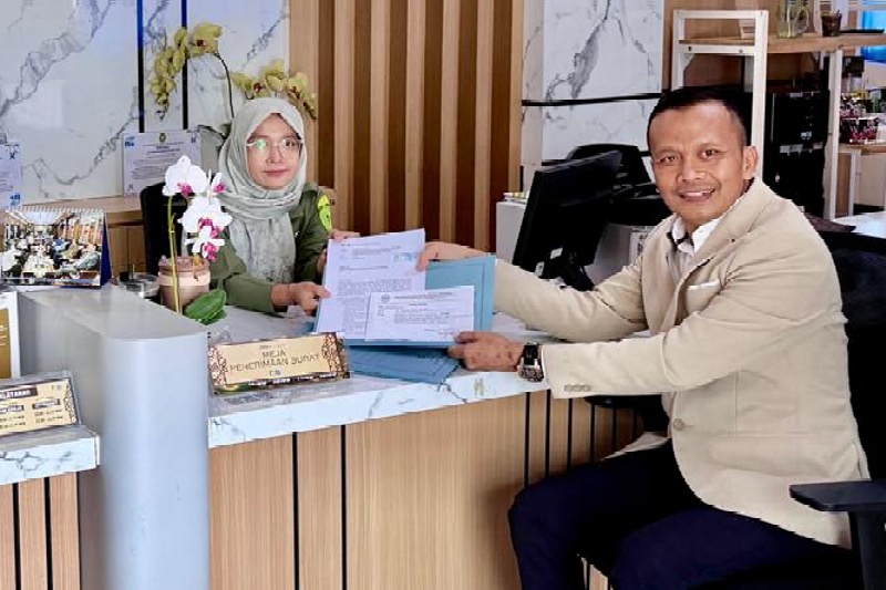 Kuasa hukum direksi, Muchtar Hadi Wibowo,