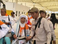 Mbah Painah, Naik Haji Setelah Puluhan Tahun Rajin Sisihkan Uang Hasil Jual Daun Pisang