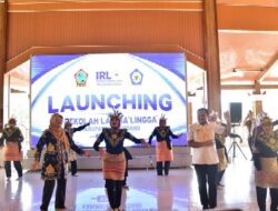 Jaga Tubuh Tetap Sehat dan Aktif, Bupati Sumedang Luncurkan Sekolah Lansia