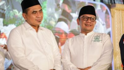 Wakil Gubernur Jawa Tengah Taj Yasin Maimoen dan Sekjen Jatma Aswaja Helmy Faishal Zaini saat pelantikan di Ponpes Darul Ulum Tragung, Kecamatan Kandeman, Kabupaten Batang, Minggu (3/5/2026). Foto: dokumentasi