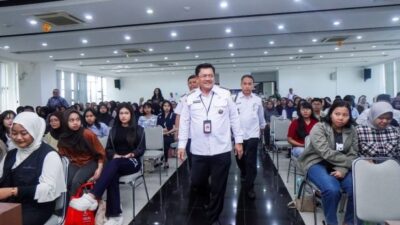 Wali Kota Salatiga Robby Hernawan saat menghadiri Workshop Jambore Pemuda, Pelatihan Tata Kelola Koperasi Kelurahan Merah Putih (KKMP), dan Launching Program Inovasi Daerah pada Senin (06/05/2026) di Ruang Kaloka Lantai 4 Gedung Setda Kota Salatiga. Foto: dokumentasi