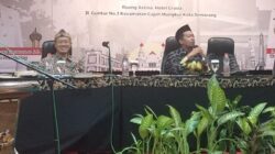 Dr. In'amuzzahidin saat menjadi narasumber kegiatan Bimbingan Teknis Penelusuran dan Penyelamatan Naskah Kuno yang digelar pada Kamis (7/5/2026) oleh Dinas Kearsipan dan Perpustakaan Kota Semarang. Foto : Rifqi/Lingkar.co