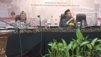 Dr. In'amuzzahidin saat menjadi narasumber kegiatan Bimbingan Teknis Penelusuran dan Penyelamatan Naskah Kuno yang digelar pada Kamis (7/5/2026) oleh Dinas Kearsipan dan Perpustakaan Kota Semarang. Foto : Rifqi/Lingkar.co