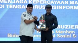 Bupati Bogor, Rudy Susmanto dan Danrem 061/SK Brigjen TNI Thomas Rajunio berfoto bersama seusai talkshow di auditorium setda, pada Rabu (6/5/2026).
