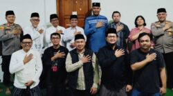 Pengurus FKUB dan Polres Kendal berfoto bersama seusai diskusi atau Ngopi Bareng. Foto: dokumentasi