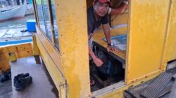Kenaikan harga dan kelangkaan BBM turut dirasakan nelayan Semarang. (dok Alan Henry)