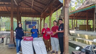 Pemkot Semarang salurkan bantuan untuk korban longsor Kalialang. (dok Pemkot Semarang)