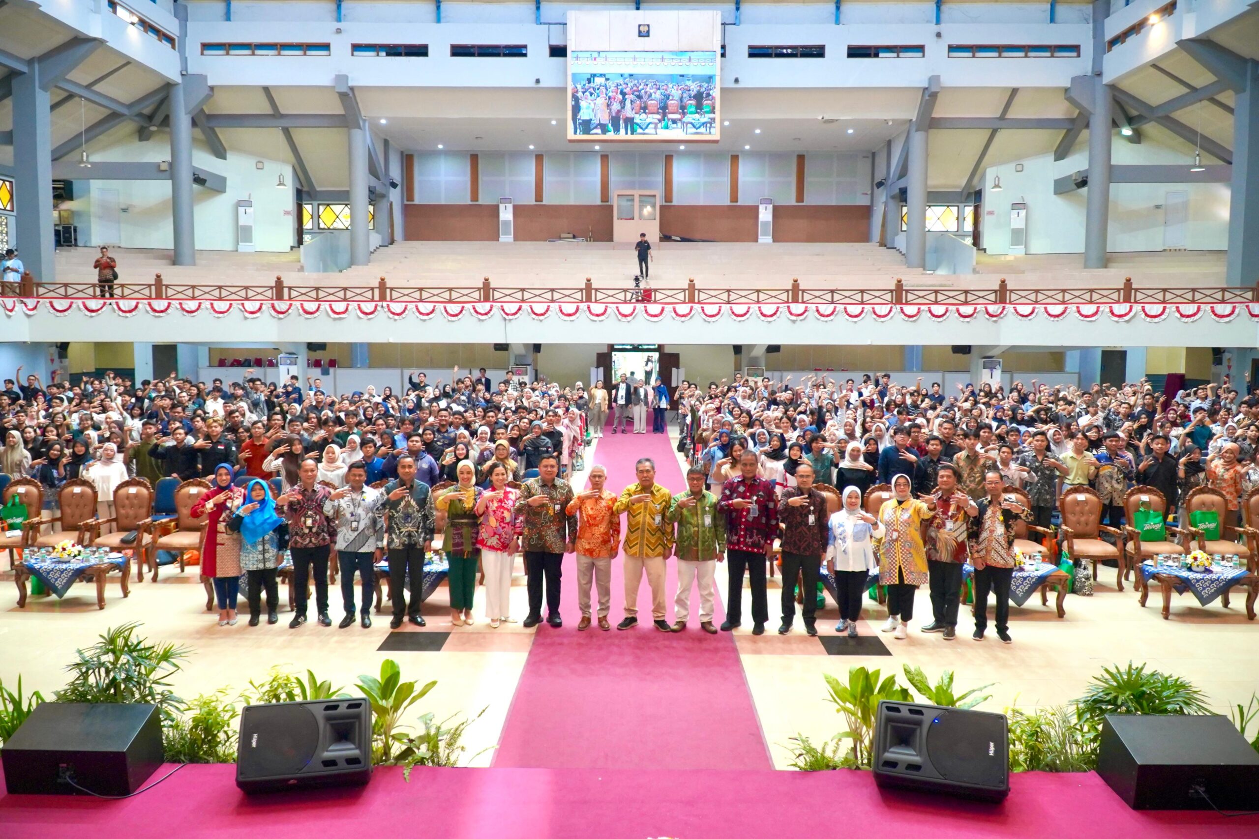 Suasana talkshow bertajuk MengEmaskan Indonesia: Golden Idea for Gold Generation di Auditorium Prof. Wuryanto, Universitas Negeri Semarang oleh PT Pegadaian Kantor Wilayah (Kanwil) XI Semarang. (dok Pegadaian)