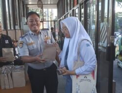 Trans Semarang Bagi Susu Gratis dan Tarif Rp1.000 untuk Buruh di HJKS ke-479