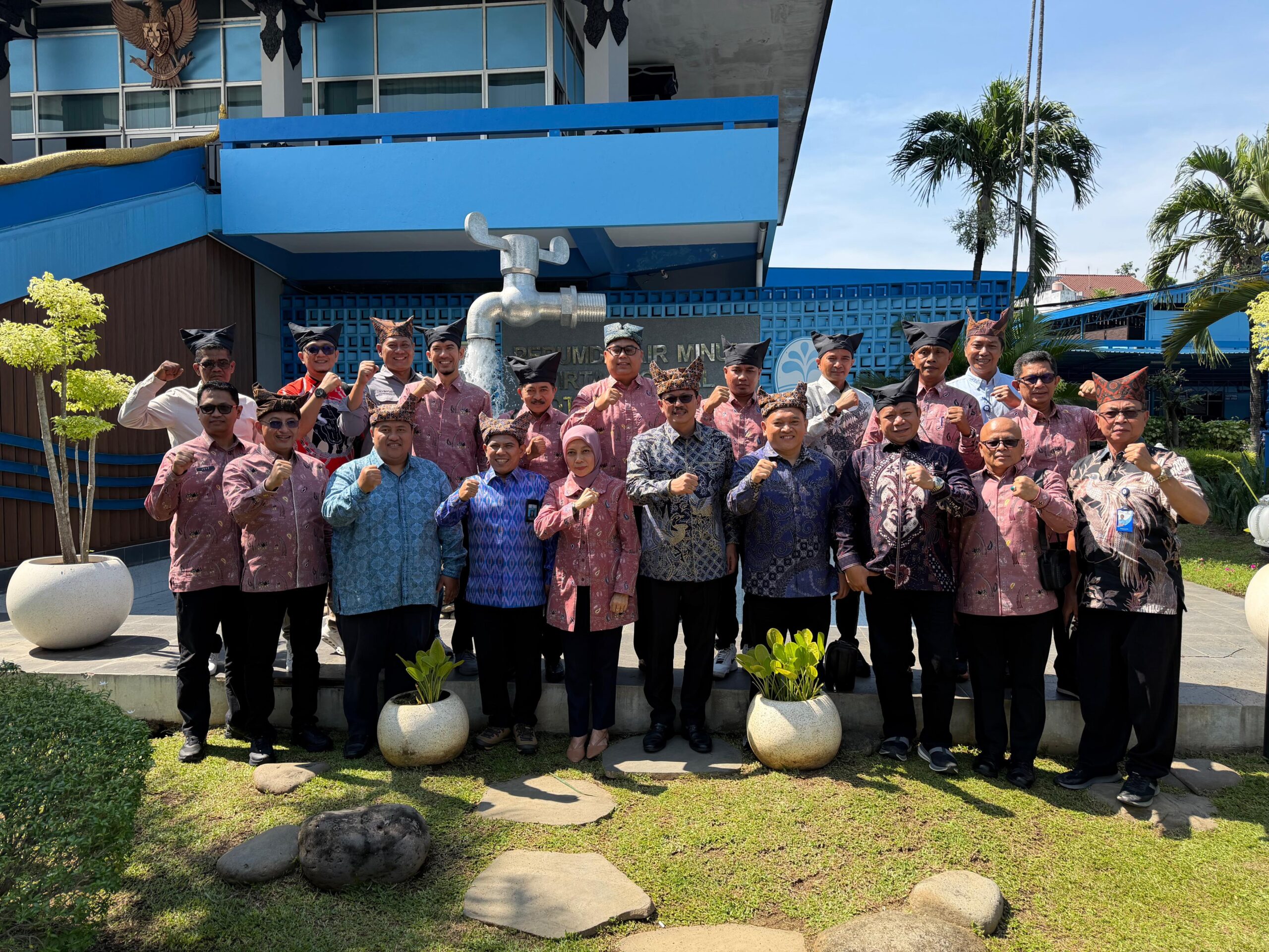 PDAM Tirta Moedal Kota Semarang saat menerima kunjungan studi tiru direktur PDAM se Sumatera Barat dan Ketua Persatuan PDAM se Indonesia bukti manajemen tetap memberikan layanan prima dan menjadi percontohan tingkat nasional. (dok Pemkot Semarang)
