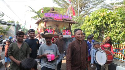 Suasana kegiatan puncak Sedekah Laut dan Bumi Tambaklorok 2026. (dok Pemkot Semarang)